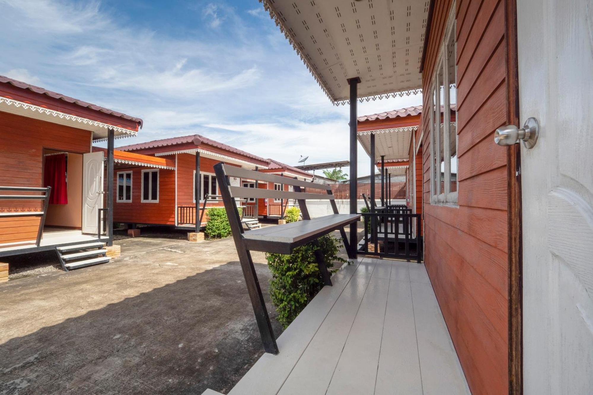 Oyo 1166 Train Way Resort Ban Rai  Exteriör bild